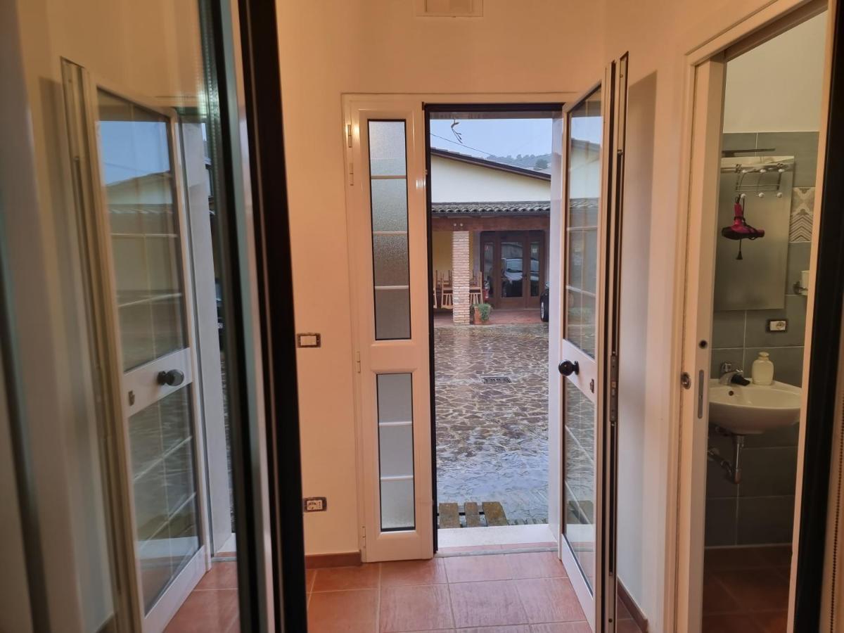 Agriturismo Caperroni Pescopagano Bilik gambar